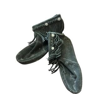 Minnetonka Moccasin Co. Back Zip Softsole Boot size 9